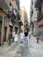Walking through the Ciutat Vella like we're in a superhero movie
